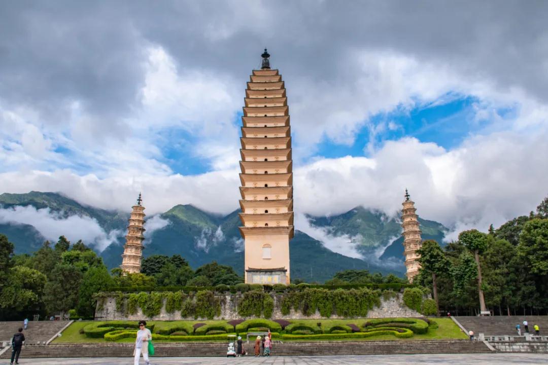 大理三座千年古塔，一座重建的崇圣寺，它的建筑文化有何出彩的地方？  大理旅游攻略